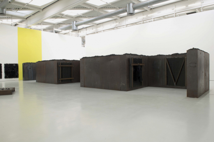 Jannis Kounellis, "Elementi labirinto", 2014