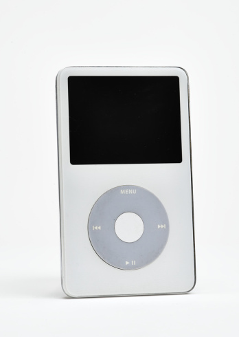Jonathan Ive (designer), Apple (éditeur et fabricant), "Baladeur IPod 5G", 2005