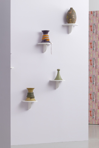Marc Camille Chaimowicz, « Plum vase », « Rape vase », « Rose vase » et « Rope vase », 2014 (de haut en bas). 
