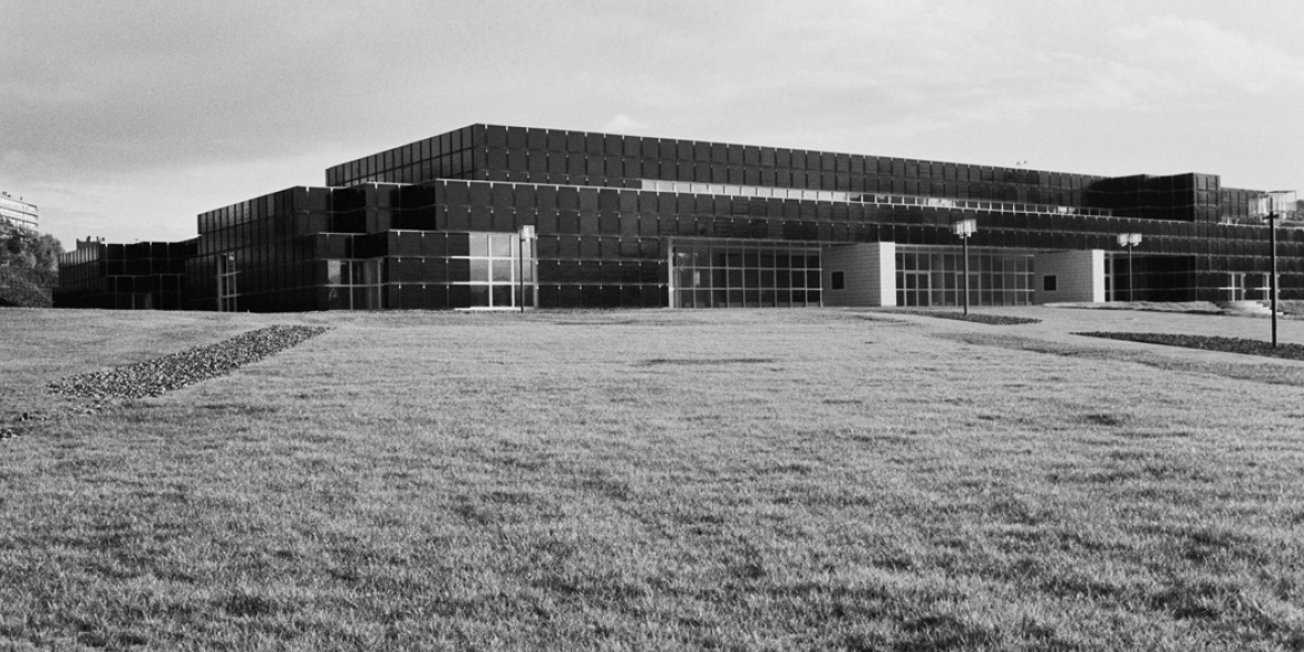Vue du MAMC+ en noir et blanc