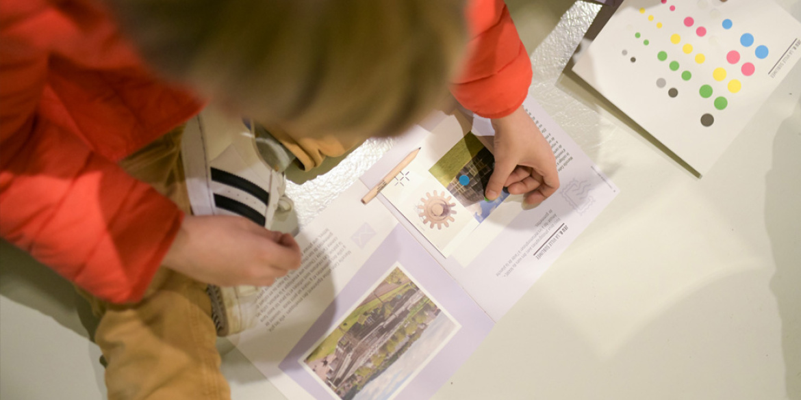 Enfant participant à un atelier du MAMC+