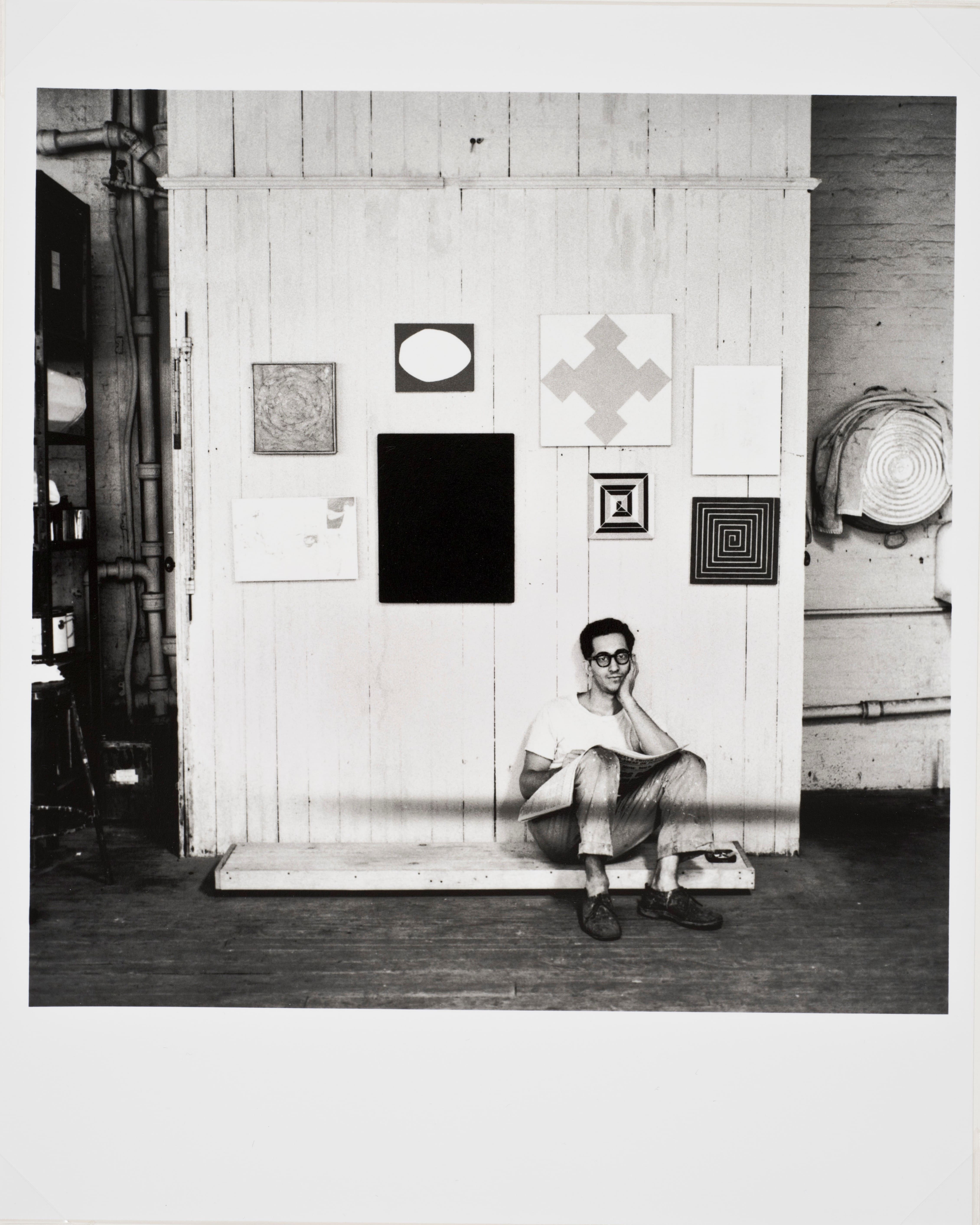 Hollis Frampton, The Secret World of Frank Stella (683 collector), 1958-1962. Photographie argentique, tirage non publié. 