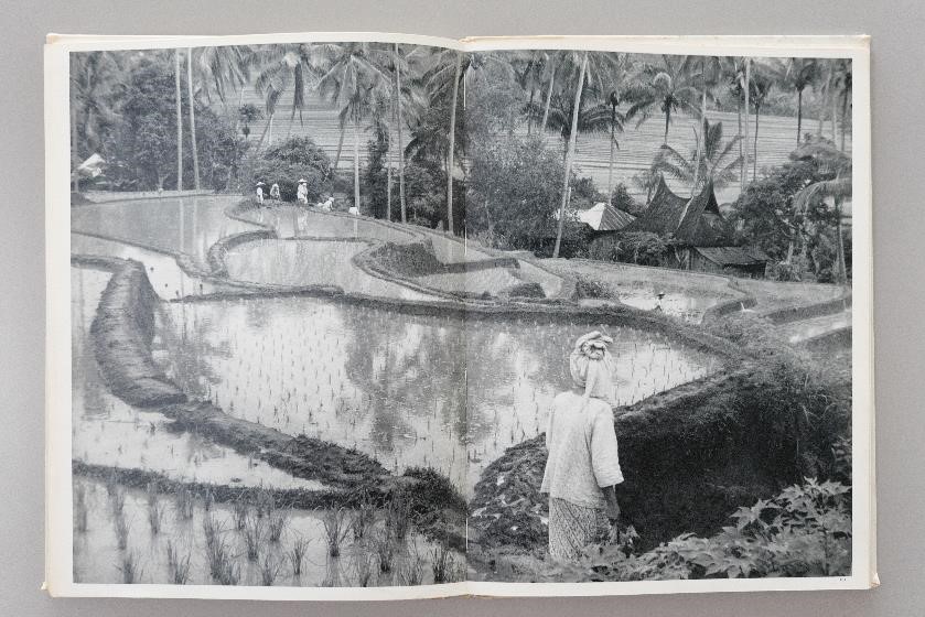 Photographie dans "Images à la Sauvette" de Henri Cartier-Bresson