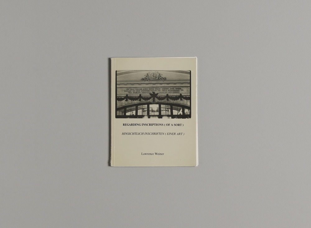Regarding inscriptions (of a sort) = Hinsichtlich inschriften (einer art)