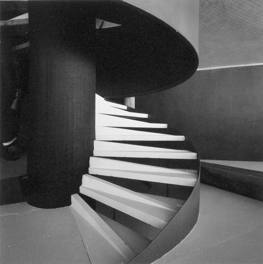Escalier du foyer Clairvivre d'André Wogenscky