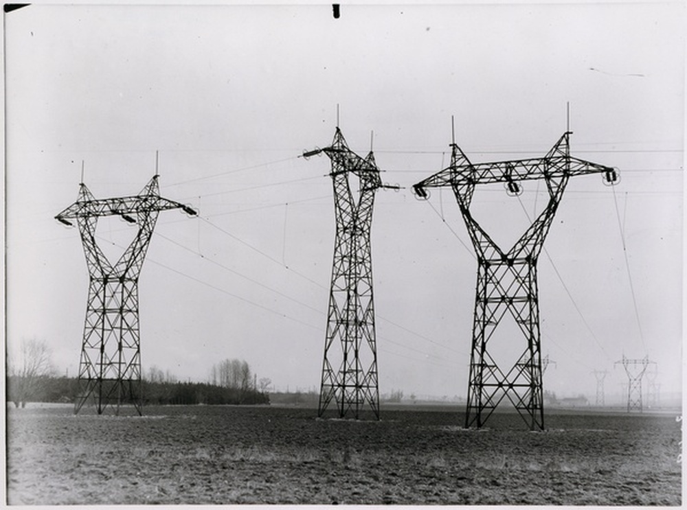 Pylônes électriques, établissements Schneider