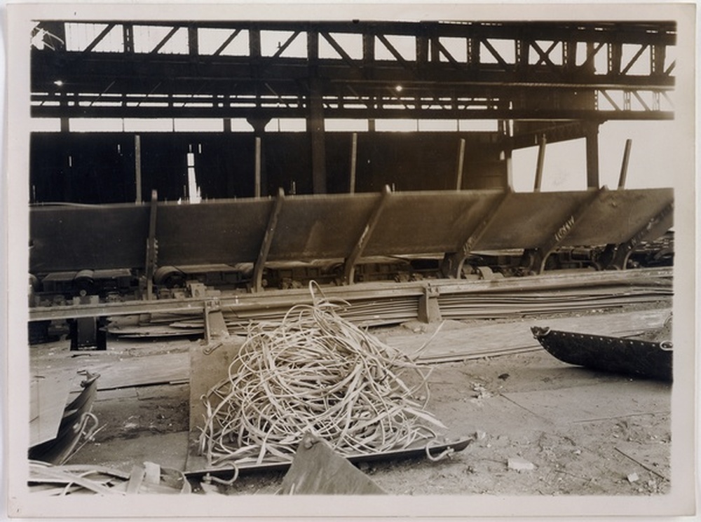 Déchets d'une usine de fer blanc