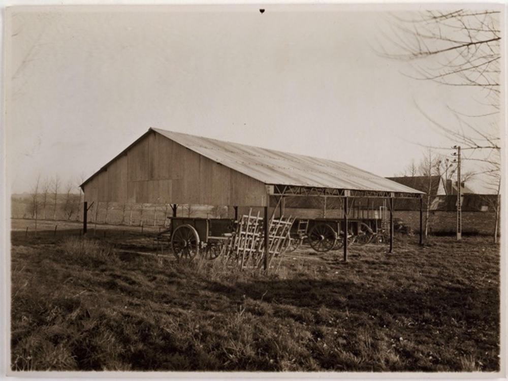 Acier n°2, le hangar métallique agricole