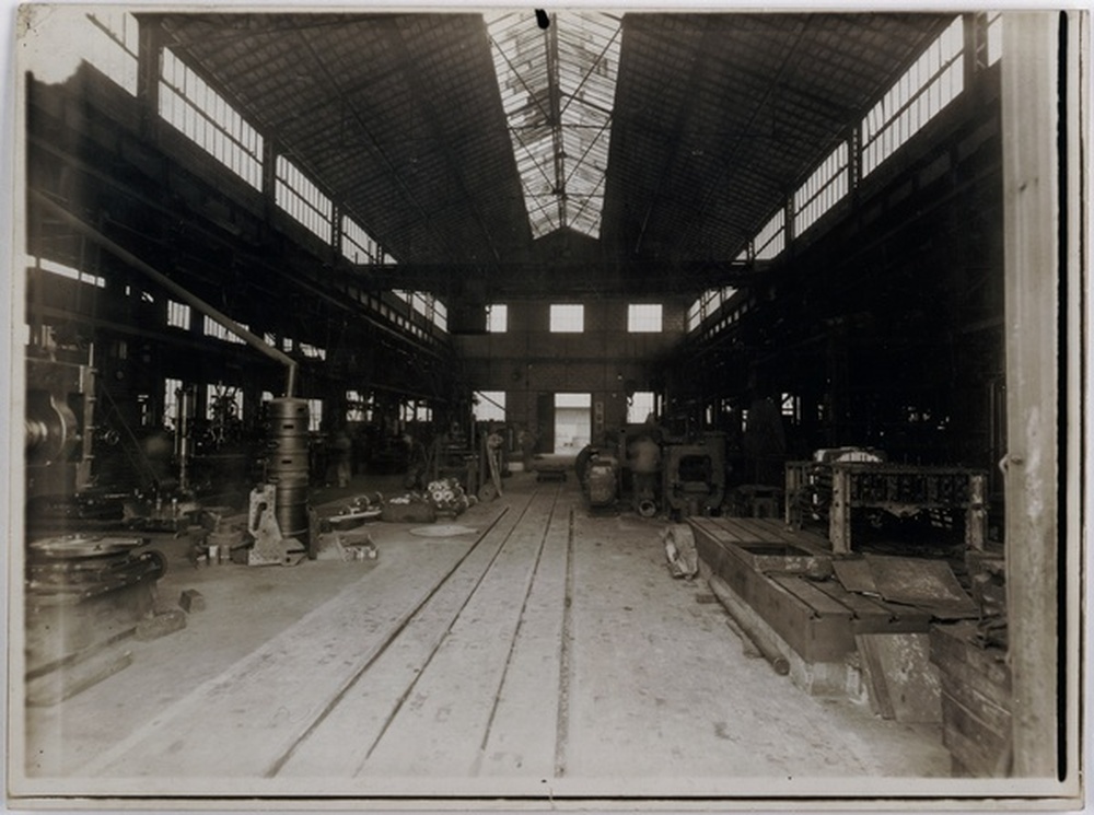 Aciérie, vue générale de l'atelier de constructions mécaniques