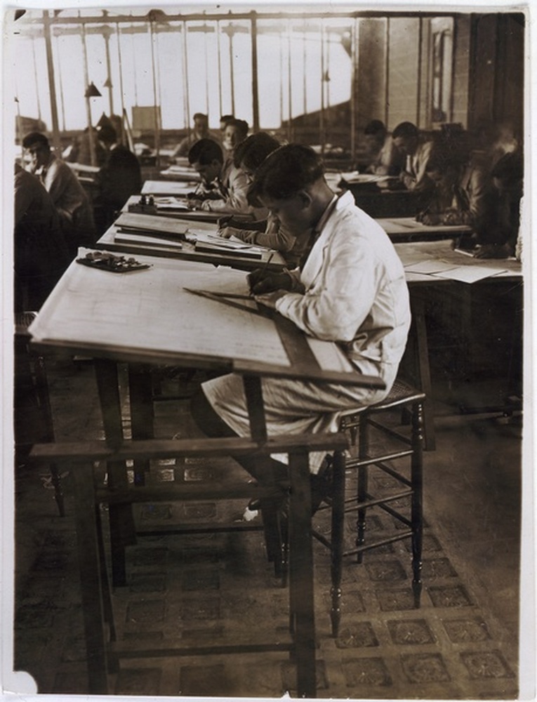 Scène d'atelier Etudiants, dessin industriel