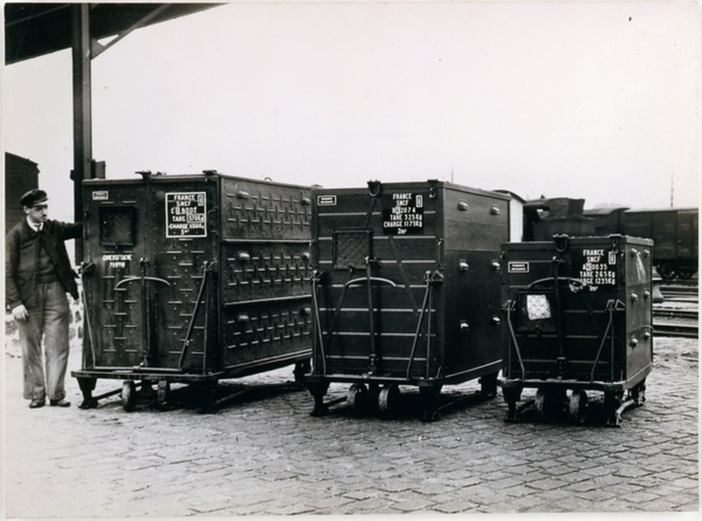 Chemin de fer, containers, gare d'attache Pantin