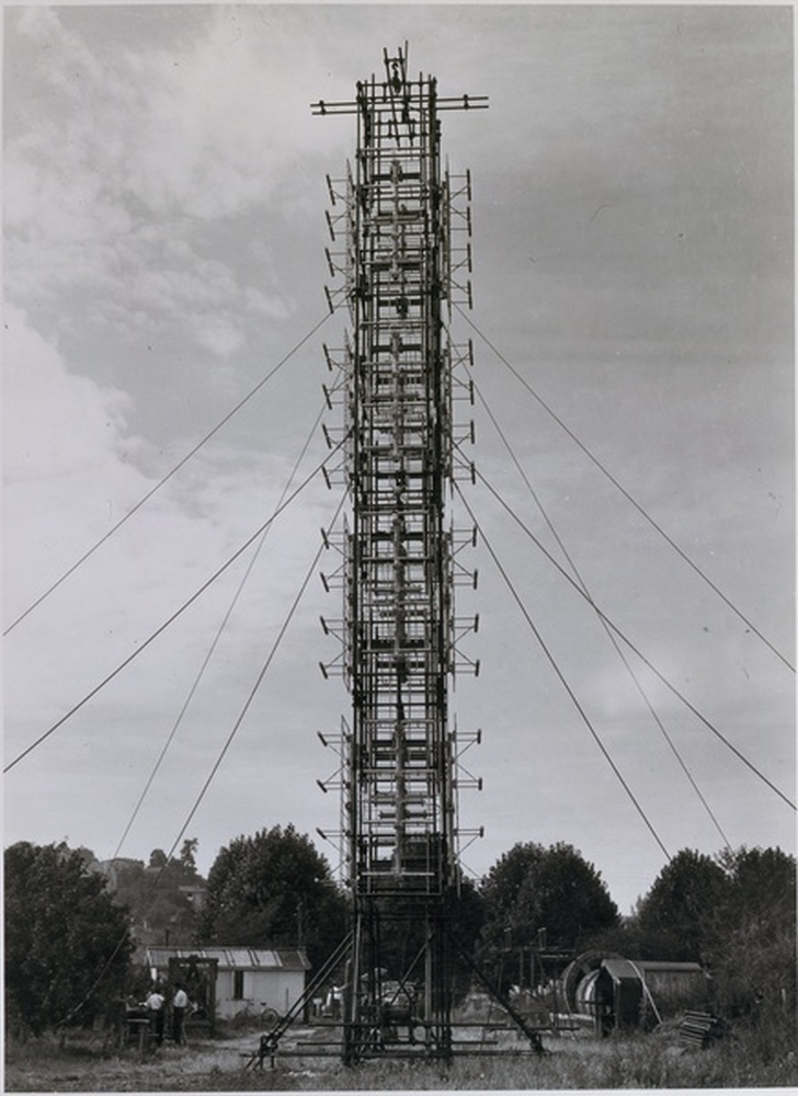 Télécommunication, poteau