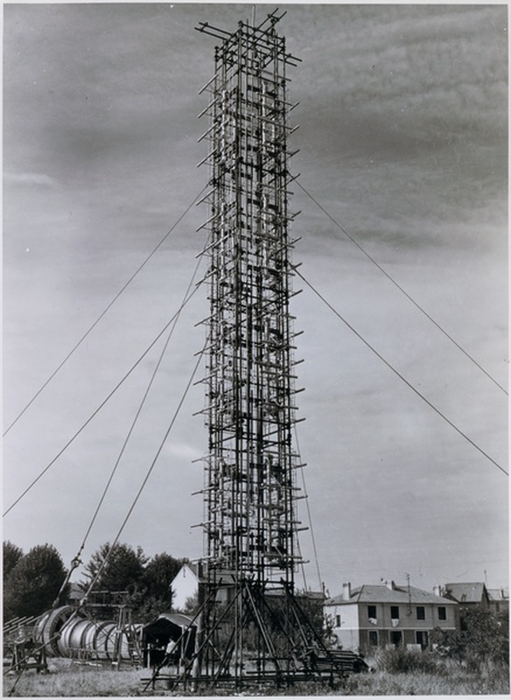 Télécommunication, poteau