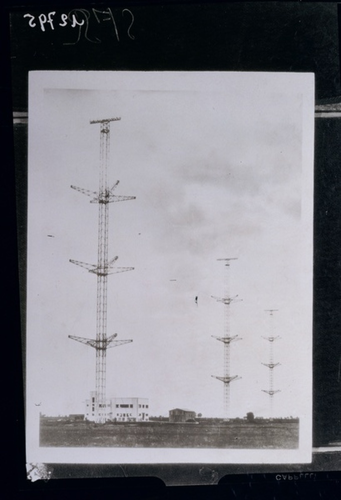 Télécommunication, poteau