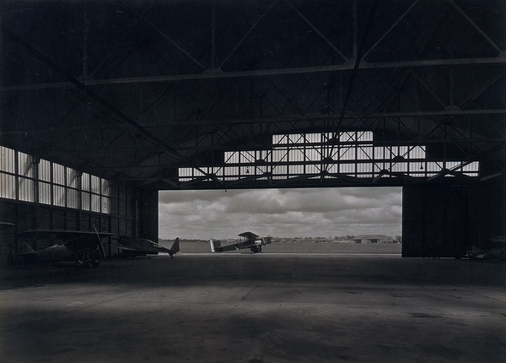 Avion hangar