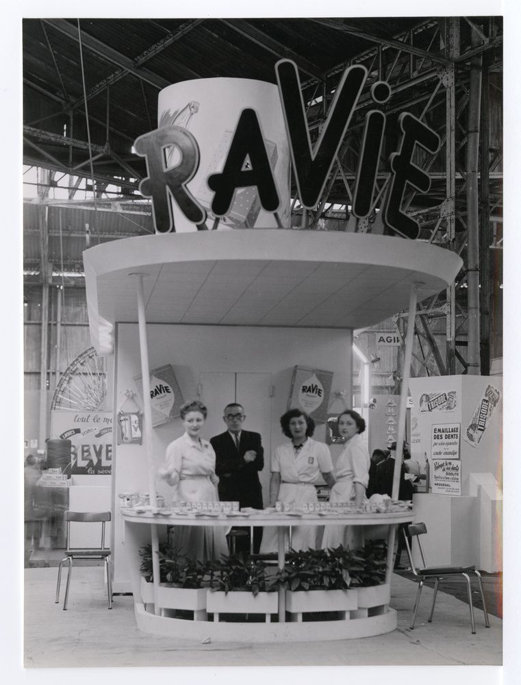 Ravie, Photographie d'un stand de salon