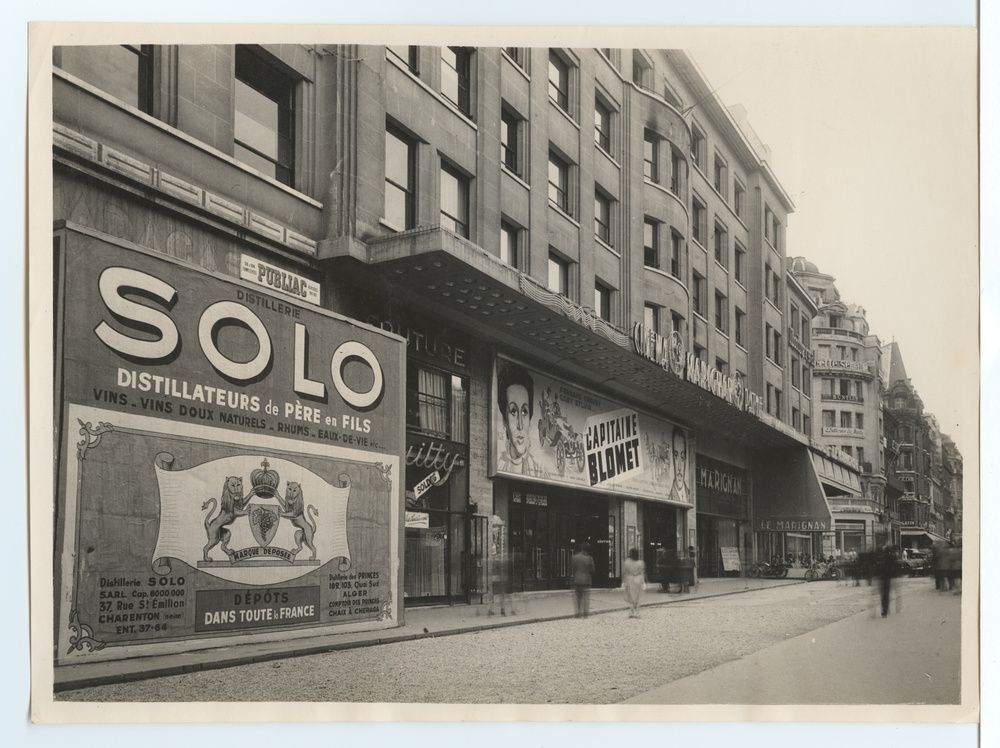 Affiches dans la rue, Solo à côté du Cinéma Marignan