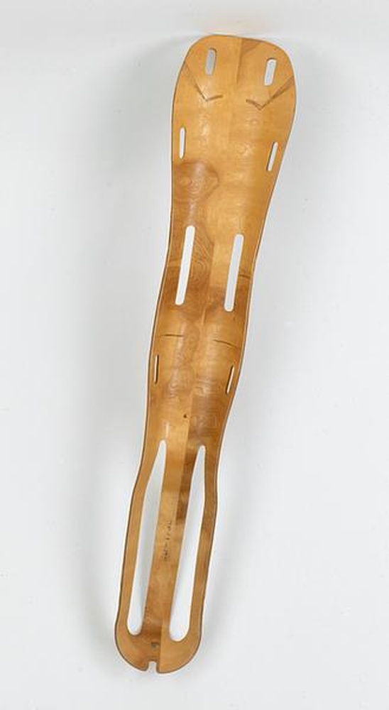 Leg splint
(Attelle pour jambe)