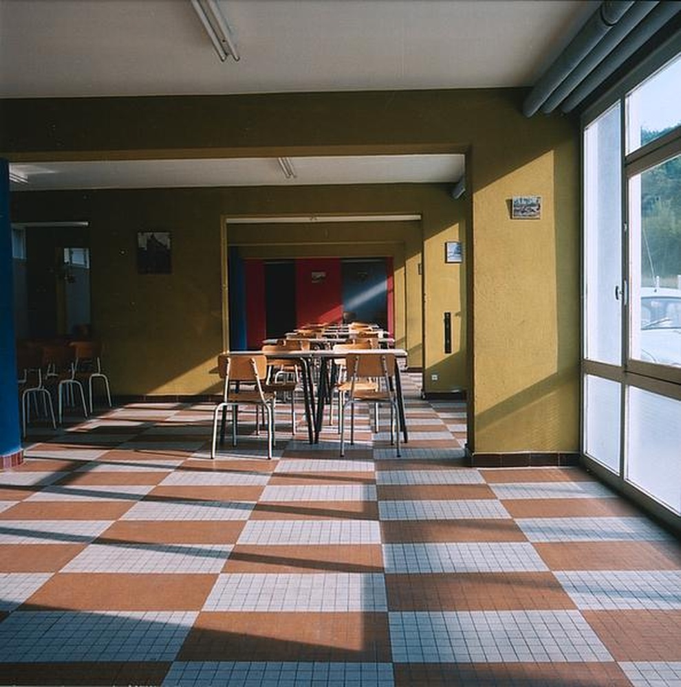 Firminy : place du centre, foyer de personnes âgées, salle à manger