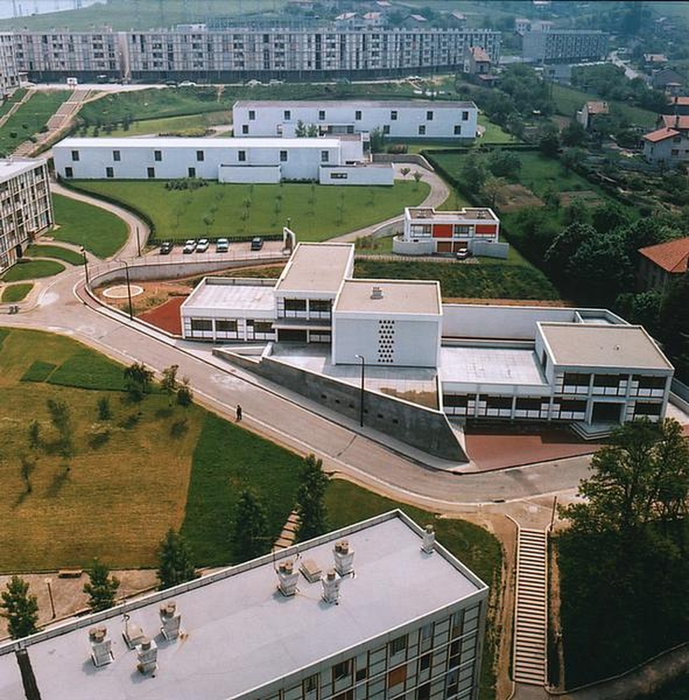 Firminy-vert : centre social (Charles Delfante), vue d'ensemble et des alentours