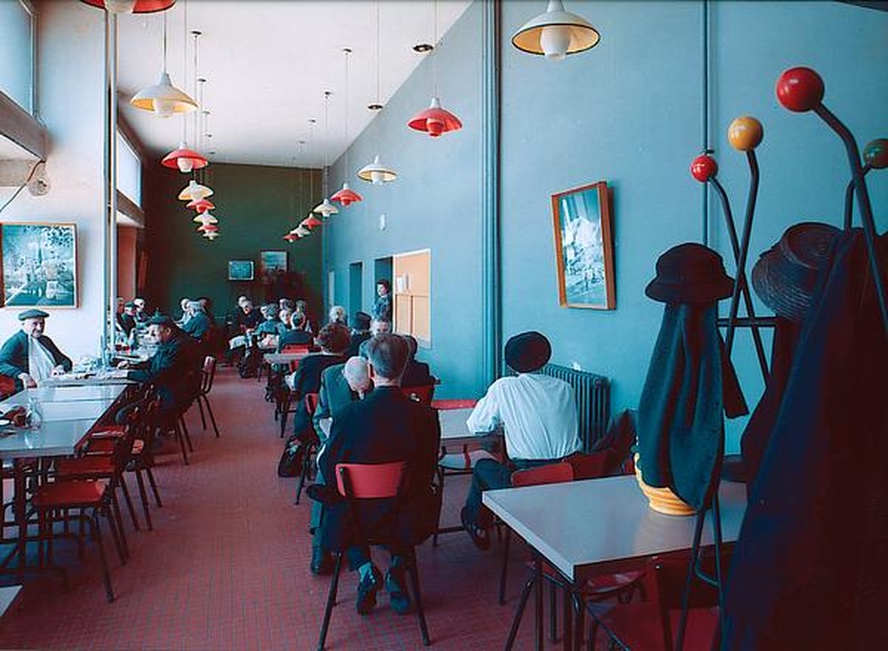 Firminy : place du centre, foyer de personnes âgées