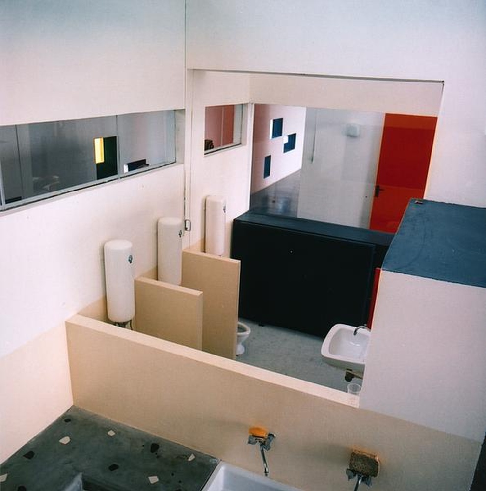 Firminy-vert : unité d'habitation Le Corbusier, école maternelle, toilettes