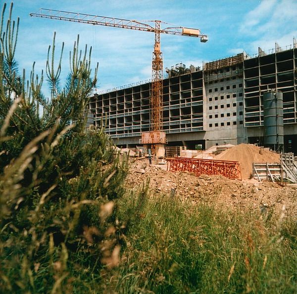 Firminy-vert : unité d'habitation Le Corbusier, façade est, chantier