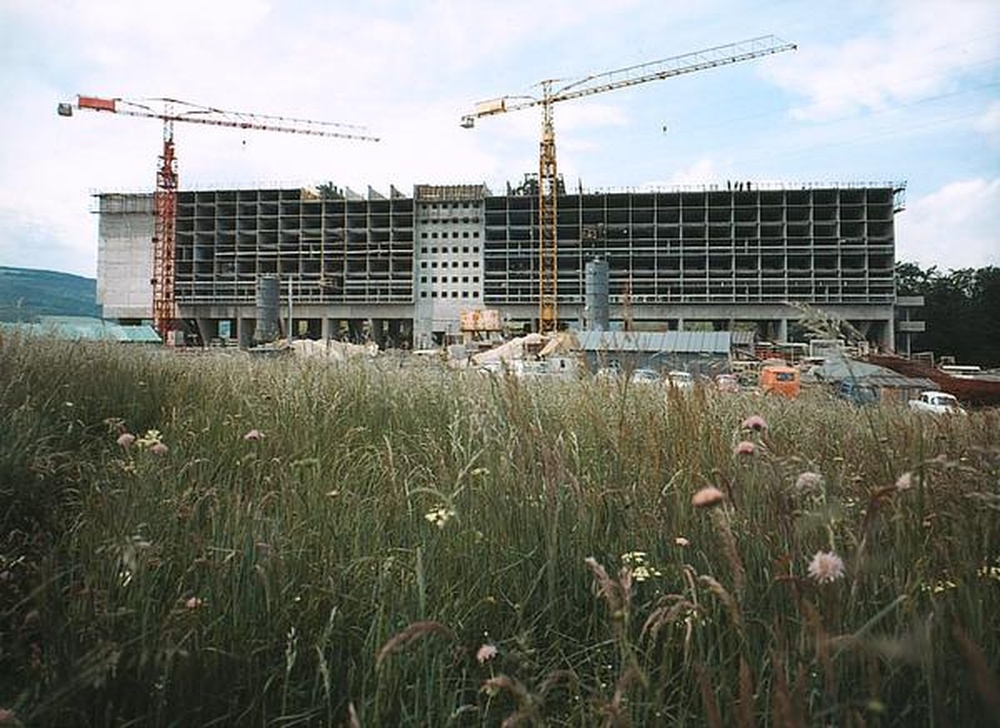 Firminy-vert : unité d'habitation Le Corbusier, façade est, chantier