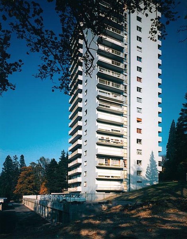 Saint-Etienne : Parc Landais, Parc du Portail Rouge, immeuble