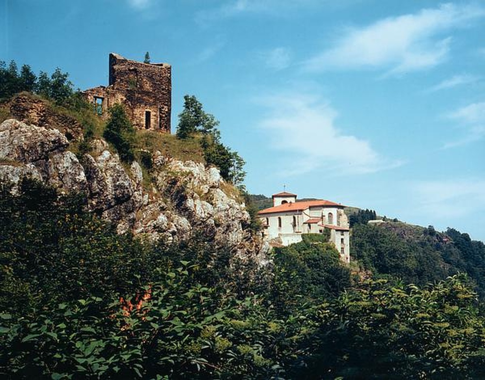 Saint-Etienne : Rochetaillée, vue des ruines et de l'église