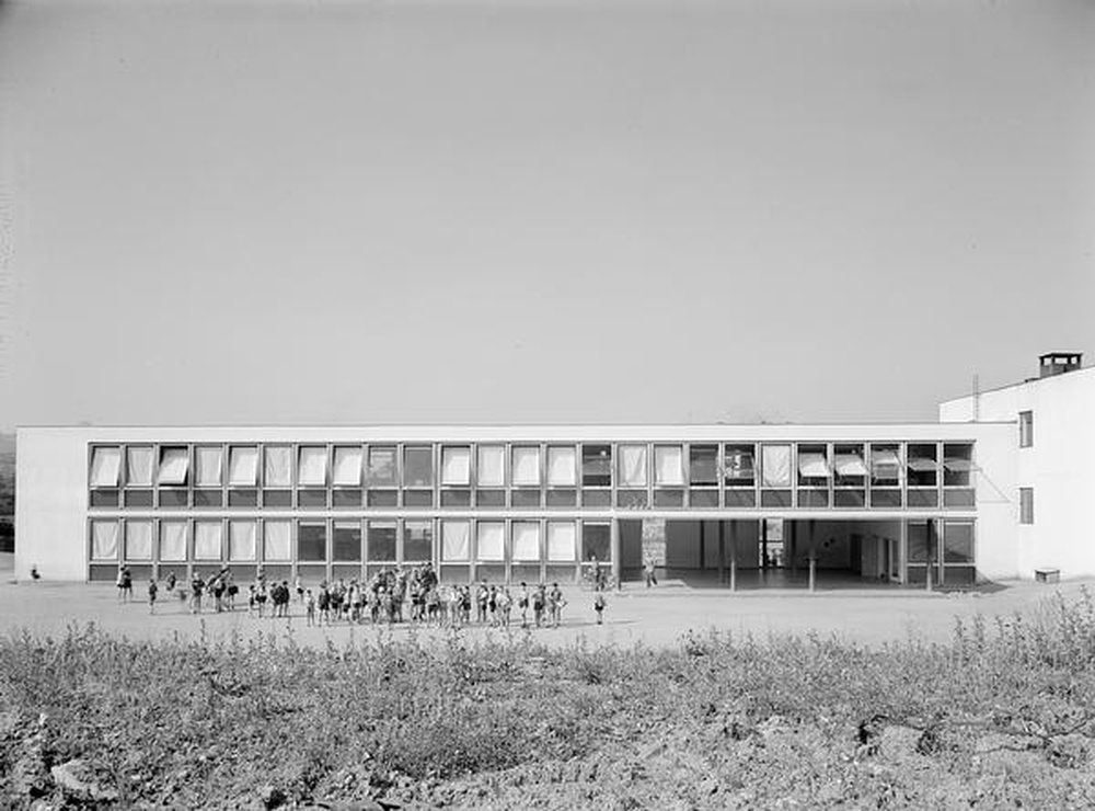 Firminy-vert : école primaire du stade (Marcel Roux), vue d'un des bâtiments