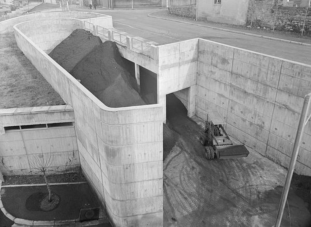 Firminy : chaufferie urbaine (Jean Kling), vue partielle de la partie extérieure rattachée à la rue