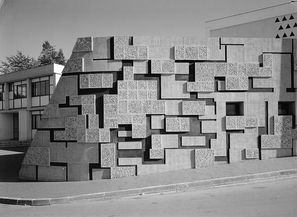 Firminy-vert : centre social (Charles Delfante), mur d'enceinte