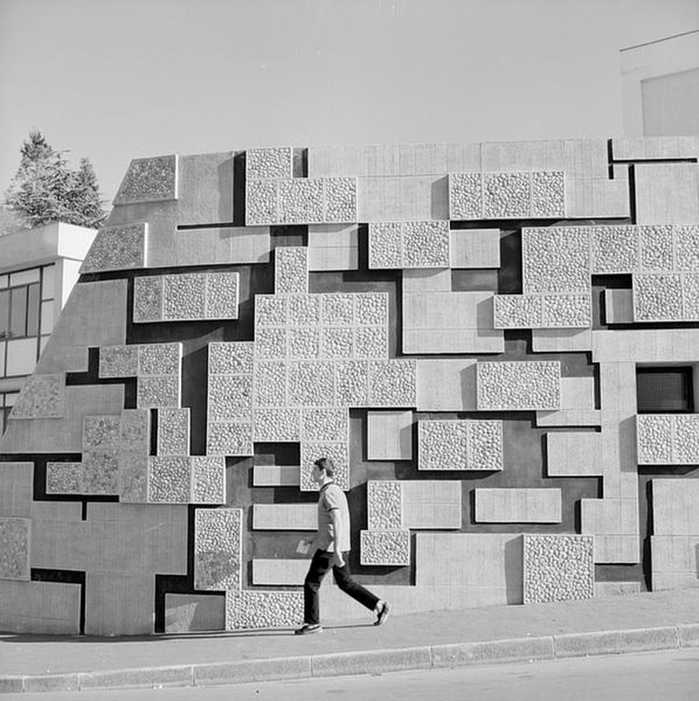 Firminy-vert : centre social (Charles Delfante), mur d'enceinte