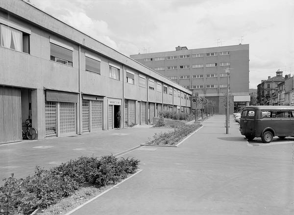 Firminy : centre administratif, côté rue de la gare