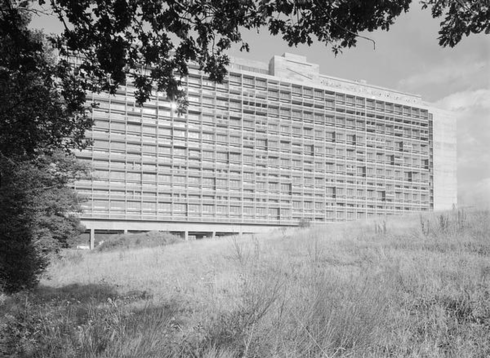 Firminy-vert : unité d'habitation Le Corbusier, façade ouest, chantier