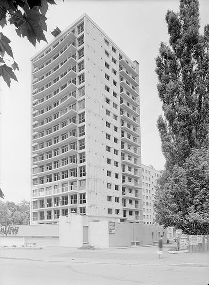 Saint-Etienne : Rond-Point, immeuble "le Panoramic" en construction