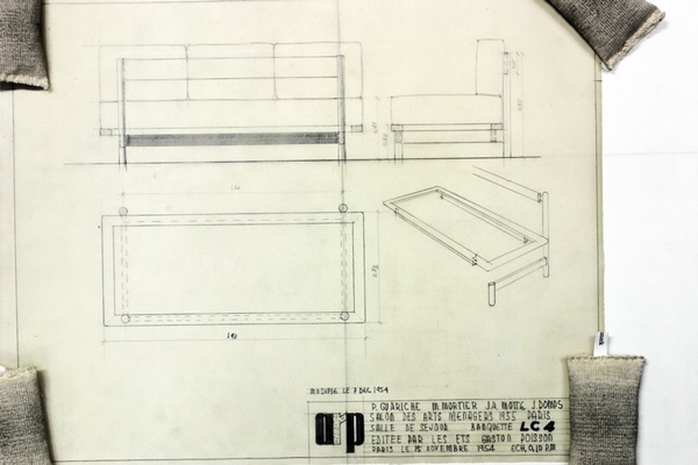 Salon des arts ménagers (Paris, 1955), Salle de séjour banquette LC 4, éditée par les établissements Gaston Poisson