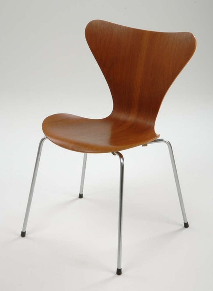 Chaise series 7, Model n°3107