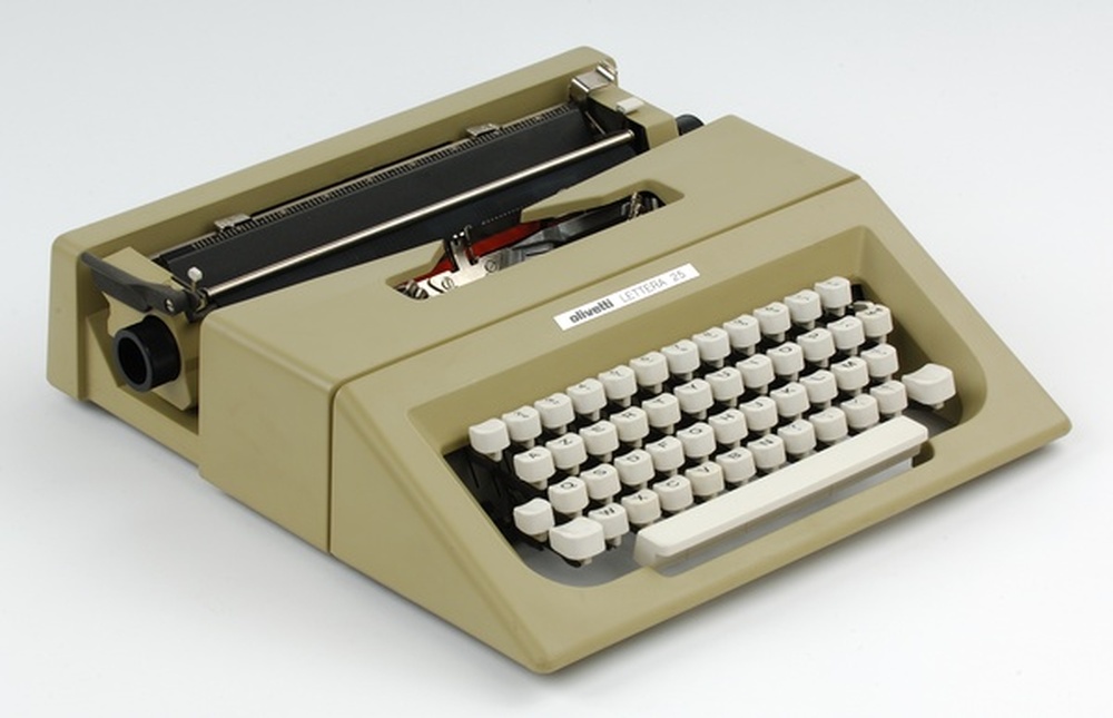 Machine à écrire Lettera 25