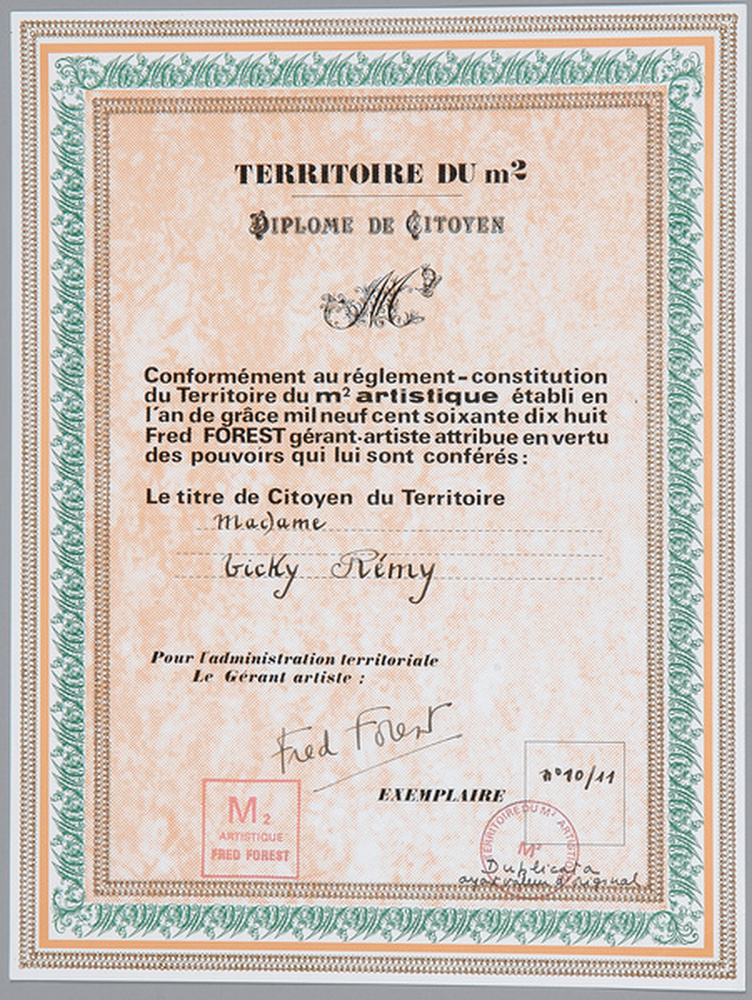 Territoire du m², diplôme de citoyen... Vicky Remy, exemplaire n° 10/11