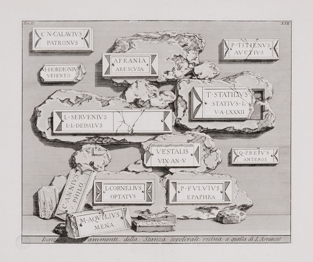 Inscriptions et fragments de la même chambre funéraire