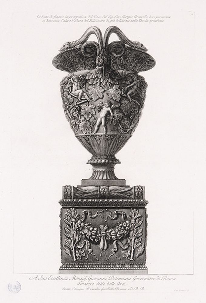 Vue latérale du même vase