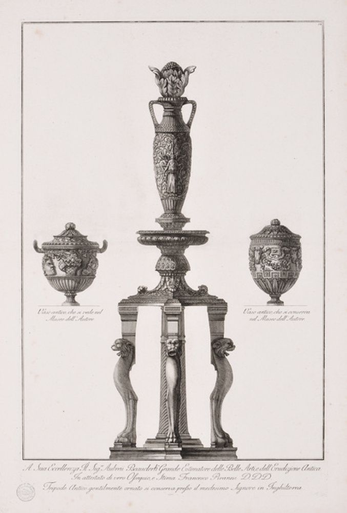 Trepied et deux vases