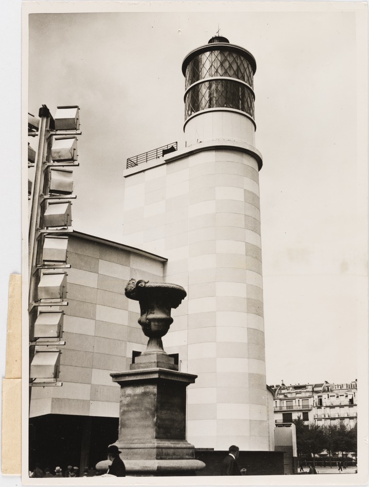 Un phare d'une puissance de 500 millions de bougies visible à l'Exposition